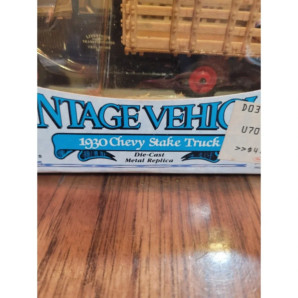 ERTL Classic Vehicles 1930 Chevy Delivery Stake Truck 1:43  # 2503